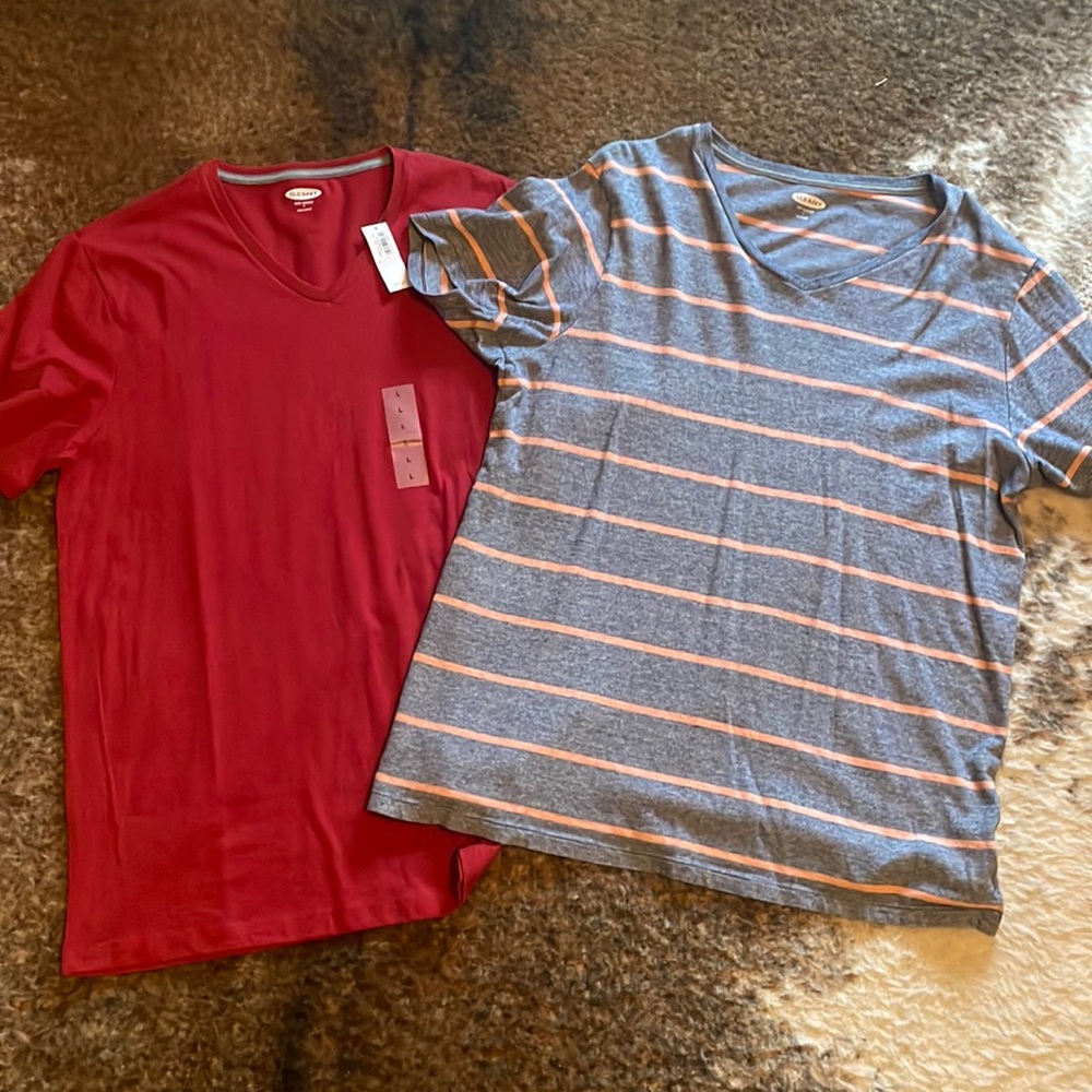 Old Navy Men’s V-Neck Tees
